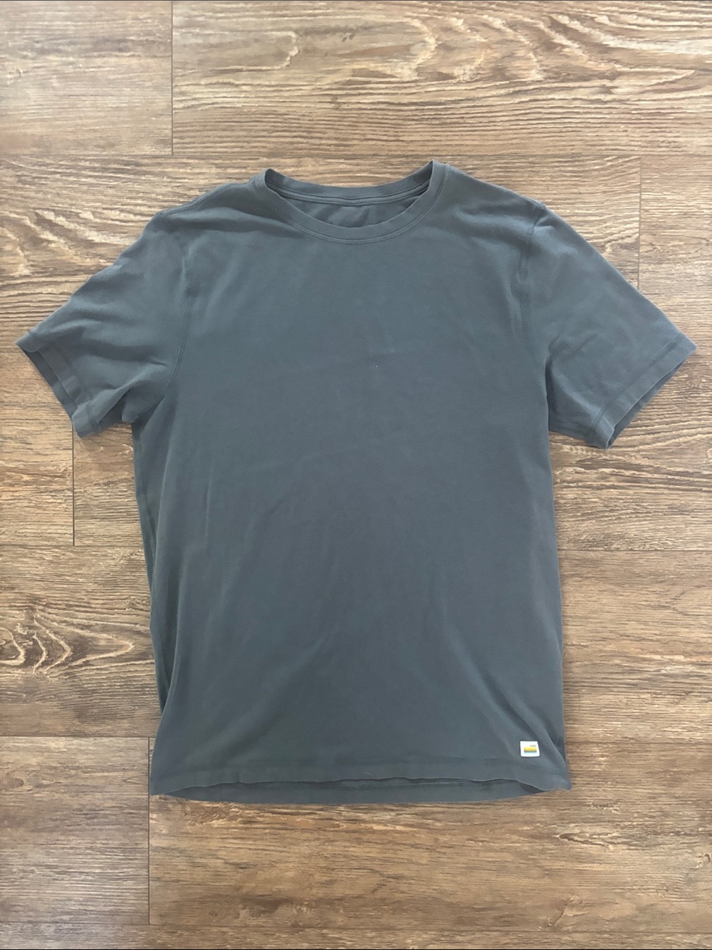 Vuori Short Sleeve Tee Men's Size Medium